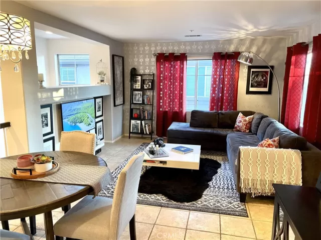 MLS: OC23117530 Condo For Sale