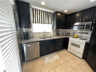 Photo #2: OC23117530 Listing 