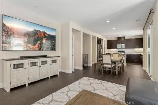 Photo #6: OC23117577 Listing 