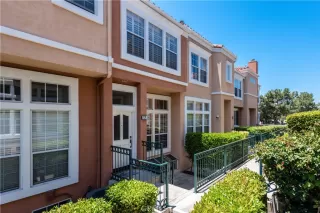 Photo #2: OC23117692 Listing 