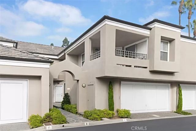 MLS: OC23118000 Condo For Sale