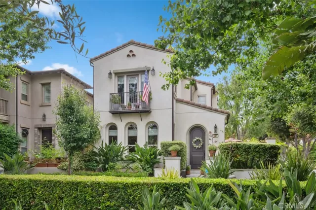 MLS: OC23118182 Condo For Sale