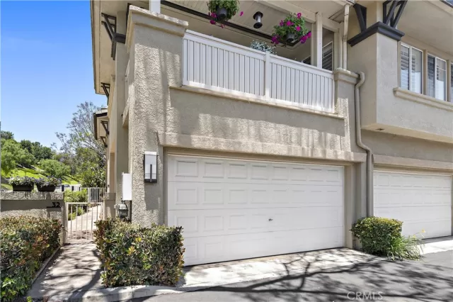 MLS: OC23118208 Condo For Sale