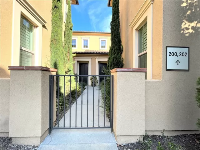 MLS: OC23118235 Condo For Sale