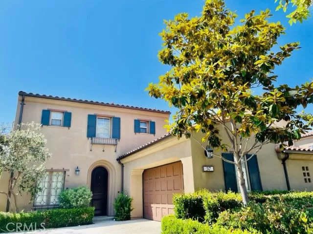 MLS: OC23118282 Condo For Sale