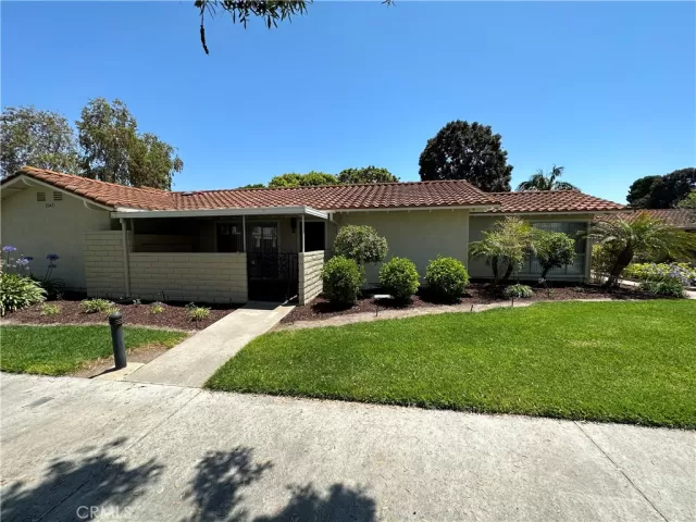 MLS: OC23118620 Condo For Sale