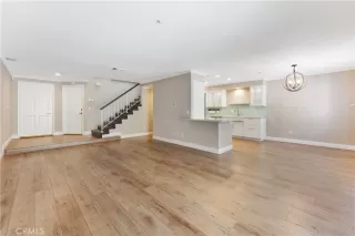 Photo #6: OC23118903 Listing 