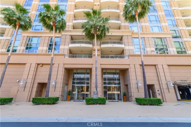 MLS: OC23119032 Condo For Sale