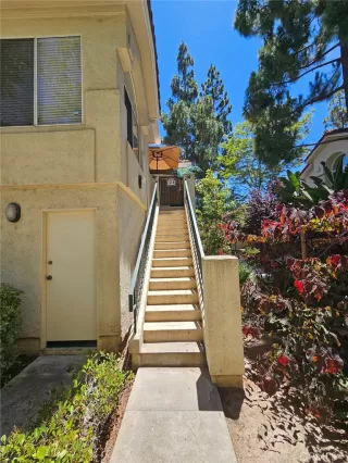 Photo #4: OC23119451 Listing