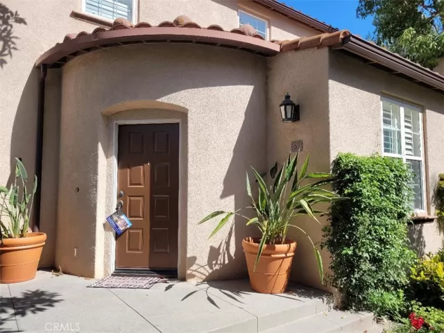 MLS: OC23119587 Condo For Sale