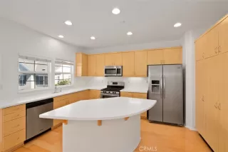 Photo #5: OC23119604 Listing