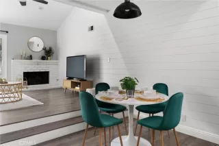 Photo #2: OC23119637 Listing 