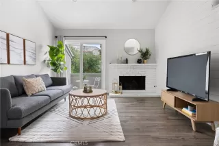 Photo #4: OC23119637 Listing 