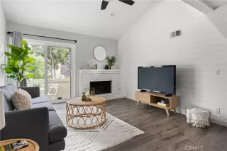 Photo #5: OC23119637 Listing 