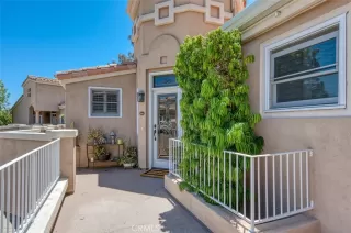 Photo #2: OC23119919 Listing