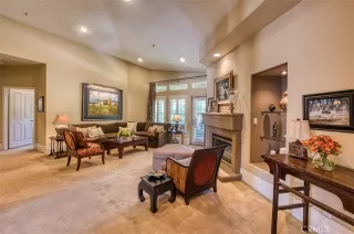 Photo #4: OC23119919 Listing