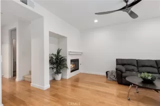 Photo #4: OC23120323 Listing 