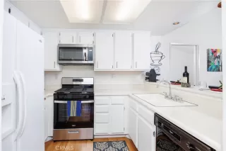 Photo #6: OC23120420 Listing 