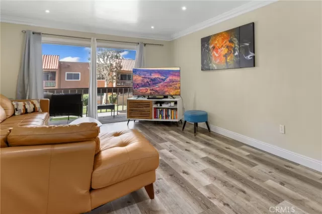 MLS: OC23120564 Condo For Sale