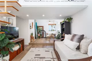 Photo #2: OC23120689 Listing 