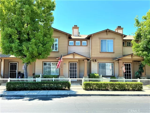 MLS: OC23120714 Condo For Sale