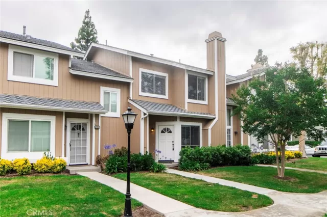 MLS: OC23120717 Condo For Sale