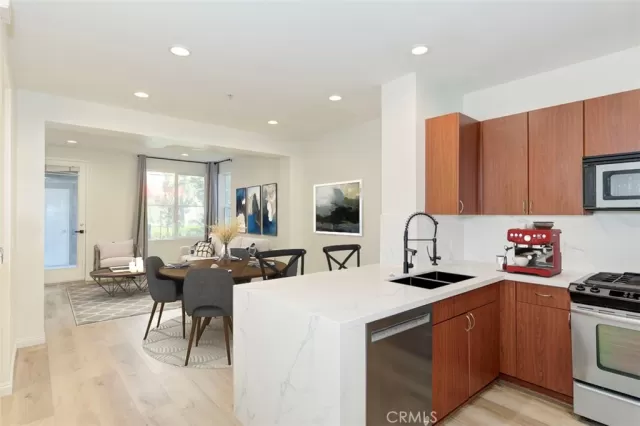 MLS: OC23120897 Condo For Sale