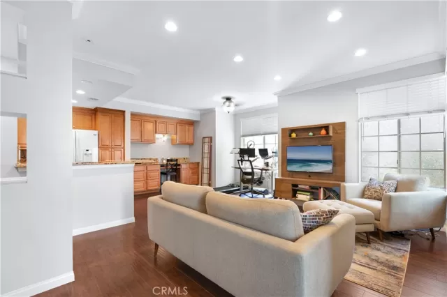 MLS: OC23120972 Condo For Sale