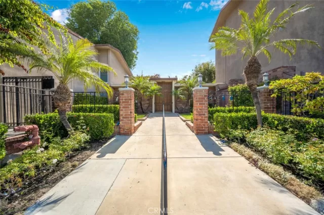 MLS: OC23121050 Condo For Sale