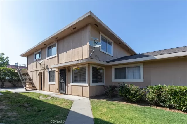 MLS: OC23121172 Condo For Sale