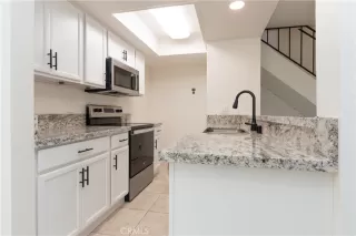 Photo #2: OC23121172 Listing 