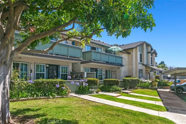 MLS: OC23121215 Condo For Sale