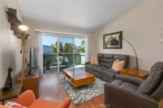 Photo #2: OC23121215 Listing 