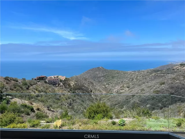 MLS: OC23121227 Condo For Sale