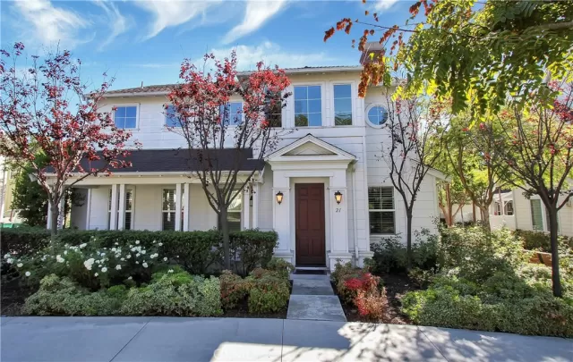 MLS: OC23121350 Condo For Sale