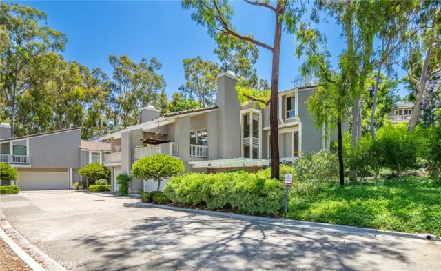 MLS: OC23121359 Condo For Sale