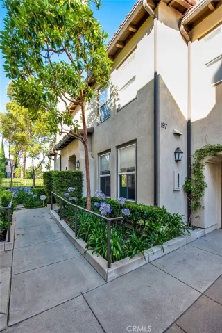 Photo #2: OC23121461 Listing 