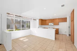 Photo #4: OC23121691 Listing