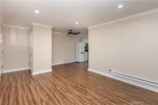 Photo #4: OC23121786 Listing 