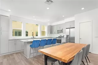 Photo #2: OC23121965 Listing 