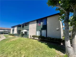 Photo #6: OC23122051 Listing