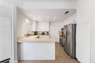 Photo #3: OC23122416 Listing