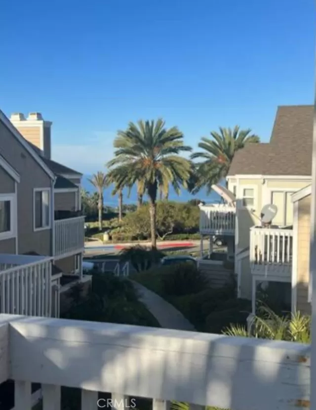 MLS: OC23123363 Condo For Sale
