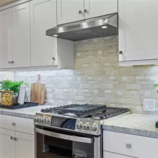 Photo #3: OC23123401 Listing