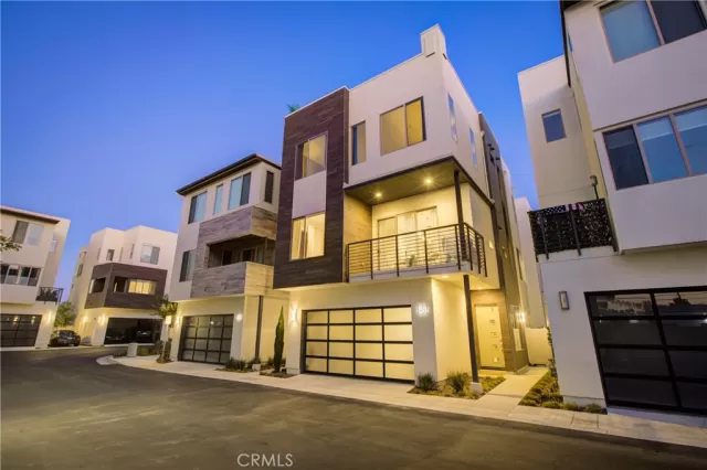 MLS: OC23124006 Condo For Sale