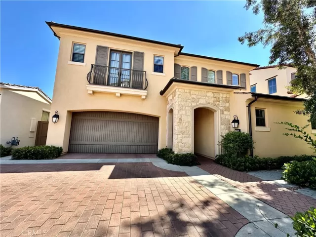 MLS: OC23124141 Condo For Sale