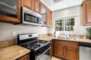 Photo #4: OC23124253 Listing