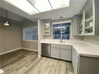 Photo #2: OC23124363 Listing