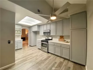 Photo #5: OC23124363 Listing