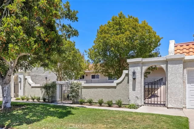 MLS: OC23124392 Condo For Sale